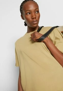 Filippa K ALEXIA TEE - Basic T-shirt - Khaki Green -Filippa K shop 03713dd5a6b54ed2b17b335acd268538