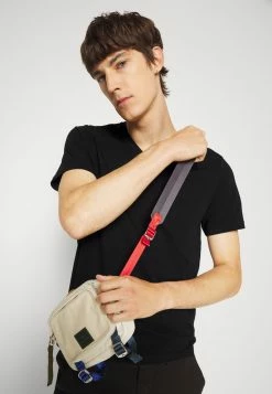 Filippa K V NECK TEE - Basic T-shirt - Black -Filippa K shop 0ca5031585f24c45876676651c387370