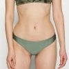 Filippa K SHIMMER BRIEF - Bikini Bottoms - Pale Green 2 Filippa K SHIMMER BRIEF - Bikini Bottoms - Pale Green -Filippa K shop 161755ba2b46499db68b48db686ee856
