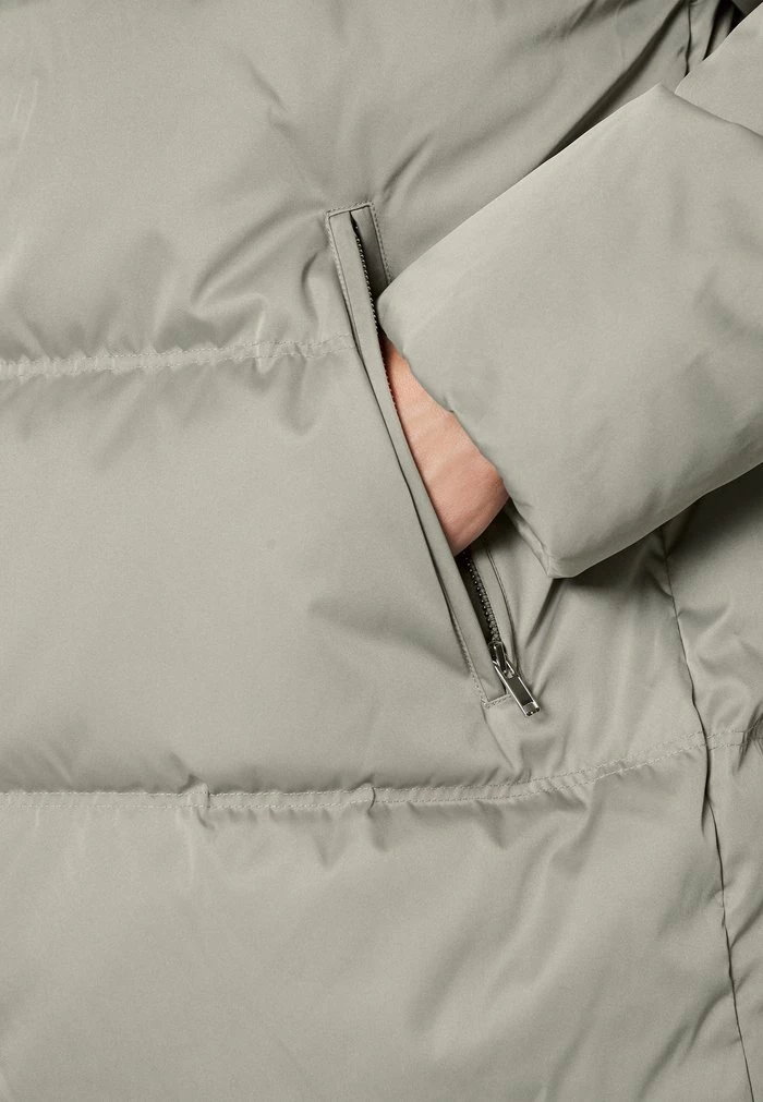 Filippa K ABISKO PUFFER JACKET - Down Jacket - Oyster Grey 9 Filippa K ABISKO PUFFER JACKET - Down Jacket - Oyster Grey - Image 7