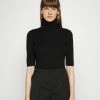 Filippa K ELBOW SLEEVE - Basic T-shirt - Black -Filippa K shop 19618aaa30cf4f259951f538c1bed1ac