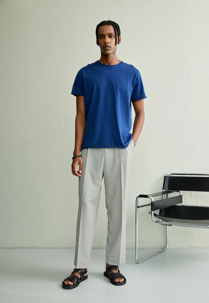 Filippa K ROLL NECK TEE - Basic T-shirt - Royal Blue 3 Filippa K ROLL NECK TEE - Basic T-shirt - Royal Blue