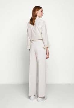 Filippa K HUTTON TROUSER - Trousers - Ivory 12 Filippa K HUTTON TROUSER - Trousers - Ivory -Filippa K shop 256058f957614ed4b1a11ced697bfcbb