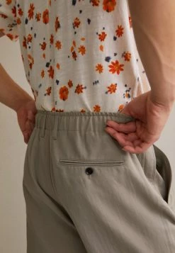 Filippa K ODIN TROUSER - Chinos - Light Taupe -Filippa K shop 3e4386047b754e789e9c86c2648dd567