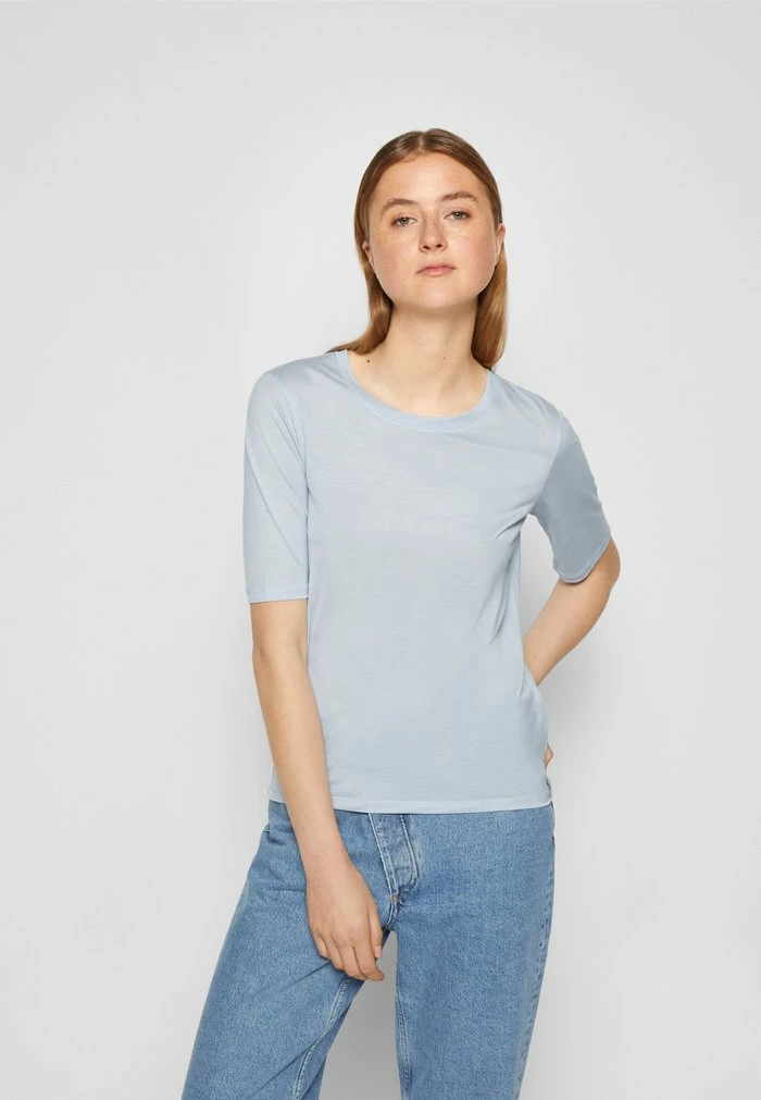 Filippa K ELENA TEE - Basic T-shirt - Cloud Blue 3 Filippa K ELENA TEE - Basic T-shirt - Cloud Blue