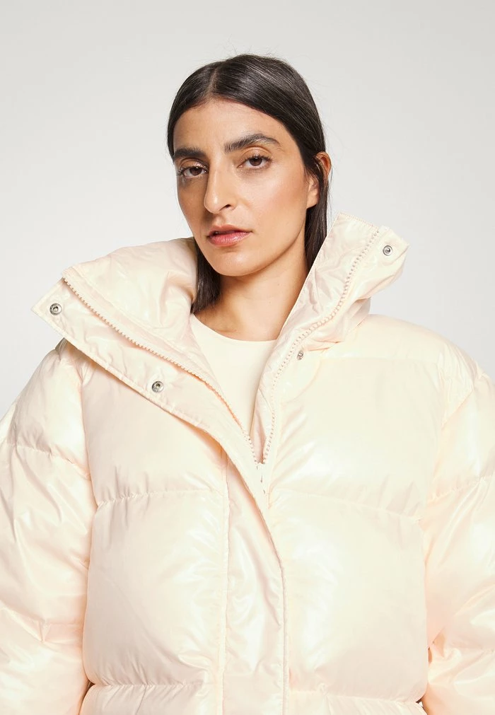 Filippa K HOODED PUFFER - Down Coat - Porcelain 7 Filippa K HOODED PUFFER - Down Coat - Porcelain - Image 5