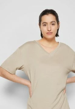 Filippa K V-NECK - Basic T-shirt - Light Beige -Filippa K shop 42347db159e84c37bb5d6b8705660485