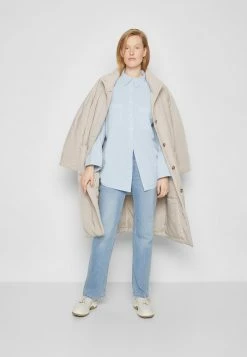 Filippa K SANDIE - Button-down Blouse - Cloud Blue -Filippa K shop 42a3a9ed3d714b12bd32f218e5985a89