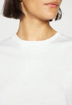 Filippa K SOFT TEE - Basic T-shirt - White 17 Filippa K SOFT TEE - Basic T-shirt - White -Filippa K shop 4416937c737647ea8a9d6d81f034af68