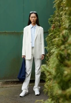 Filippa K DEVON JEAN - Straight Leg Jeans - Ivory