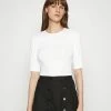 Filippa K ELBOW SLEEVE - Basic T-shirt - White 1 Filippa K ELBOW SLEEVE - Basic T-shirt - White -Filippa K shop 62bbd0469c2846abb78a4d16fdc198ab