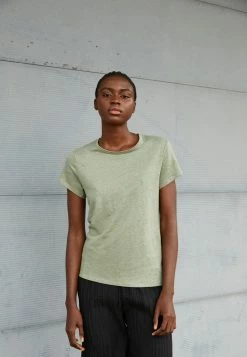 Filippa K HAZEL TEE - Basic T-shirt - Mist Green