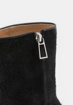 Filippa K EDITH MID BOOTIE - Classic Ankle Boots - Black -Filippa K shop 756864b4702a40299e64957f7c3a968a