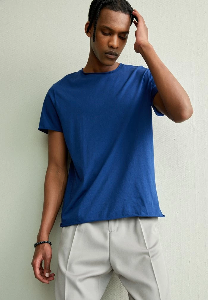 Filippa K ROLL NECK TEE - Basic T-shirt - Royal Blue 5 Filippa K ROLL NECK TEE - Basic T-shirt - Royal Blue - Image 3