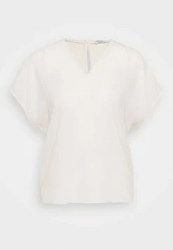Filippa K EMERY - Basic T-shirt - Ivory -Filippa K shop 80464f5bdb694f12b028ac39b446bffa