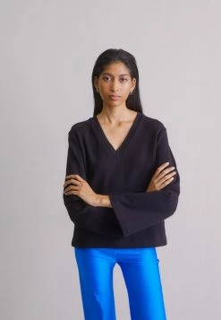 Filippa K MARA V NECK - Sweatshirt - Black