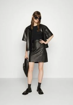 Filippa K TEE - Basic T-shirt - Black -Filippa K shop 91b415fbd9be41fdb63ea31afbbcf4ca