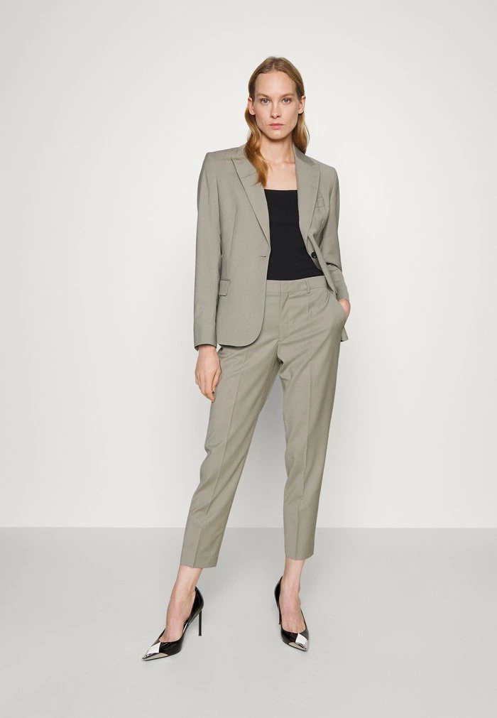 Filippa K EMMA CROPPED COOL TROUSER - Trousers - Grey 4 Filippa K EMMA CROPPED COOL TROUSER - Trousers - Grey - Image 2