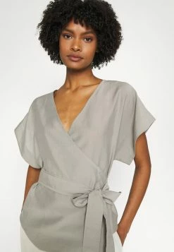 Filippa K DORA - Print T-shirt - Soft Green -Filippa K shop b25394f597a647cb85e10a3804224ed6