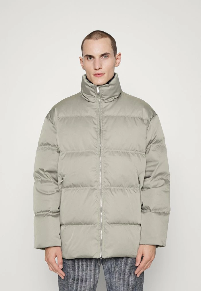 Filippa K ABISKO PUFFER JACKET - Down Jacket - Oyster Grey 3 Filippa K ABISKO PUFFER JACKET - Down Jacket - Oyster Grey