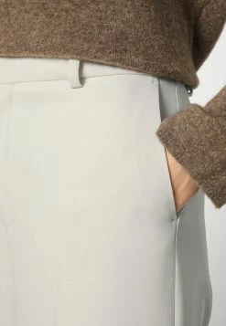 Filippa K HUTTON TROUSER - Trousers - Ivory 13 Filippa K HUTTON TROUSER - Trousers - Ivory -Filippa K shop ccb20f57681546ce9896e567d662c796