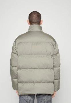 Filippa K ABISKO PUFFER JACKET - Down Jacket - Oyster Grey 11 Filippa K ABISKO PUFFER JACKET - Down Jacket - Oyster Grey -Filippa K shop d923a94f71094aea9f3c59ad57274c06