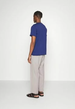 Filippa K ROLL NECK TEE - Basic T-shirt - Royal Blue 14 Filippa K ROLL NECK TEE - Basic T-shirt - Royal Blue -Filippa K shop e399c7b85dd342beaef6f6cfa52708f5