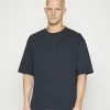 Filippa K Basic T-shirt - Storm Blue 2 Filippa K Basic T-shirt - Storm Blue -Filippa K shop fd9f5647edc24de0871d07e520b471d6